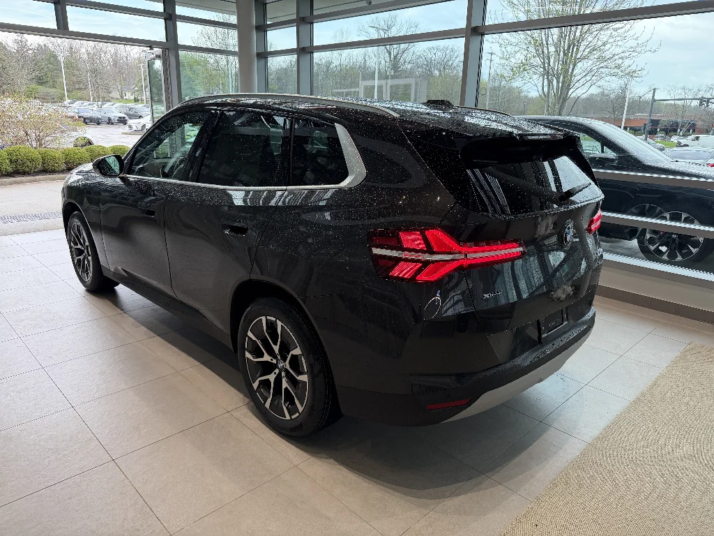 New 2026 Dark Graphite Metallic BMW 30 xDrive image 4