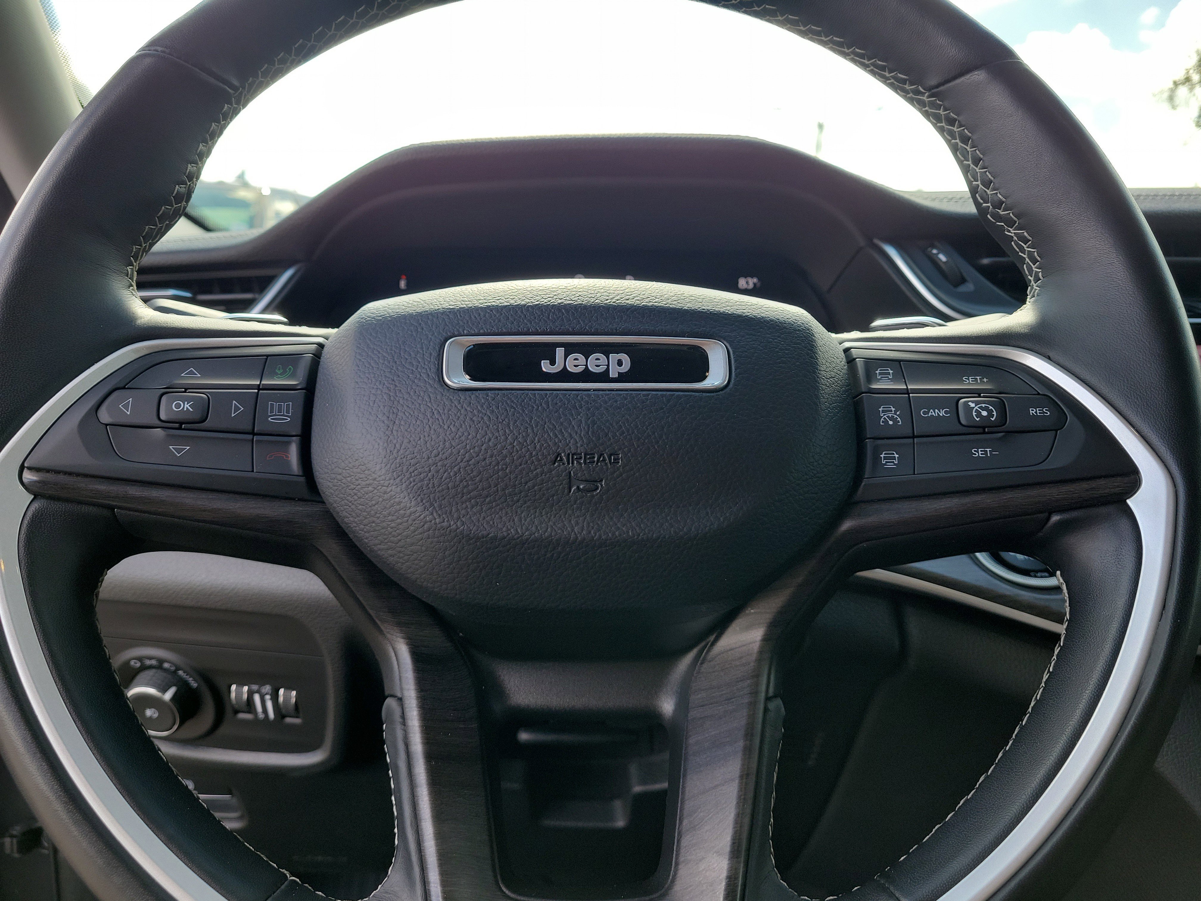 Used 2022 Baltic Gray Metallic Clearcoat Jeep Limited image 17