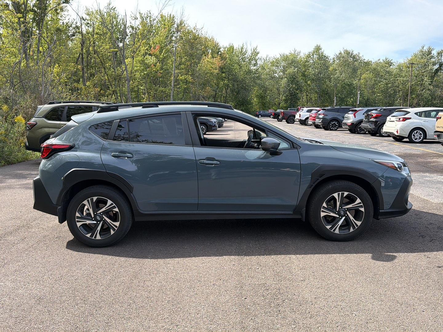 Used 2024 Offshore Blue Metallic Subaru Premium image 7