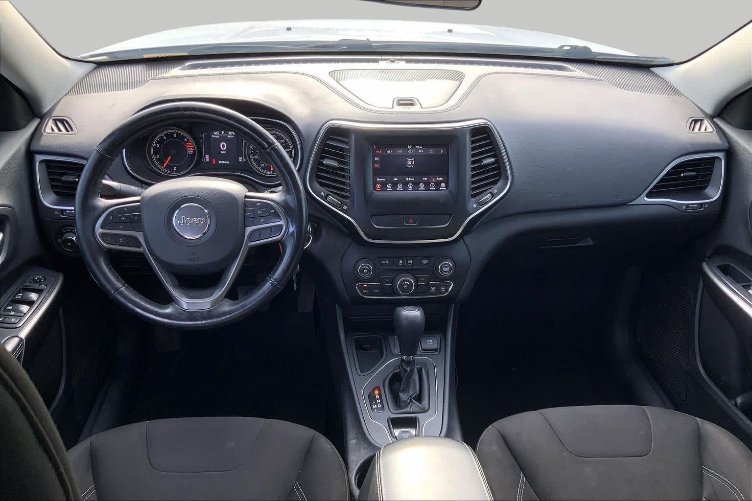 Used 2019 Bright White Clearcoat Jeep Latitude image 14