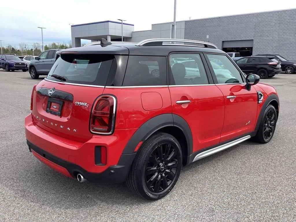 Used 2022 Chili Red MINI Signature image 13