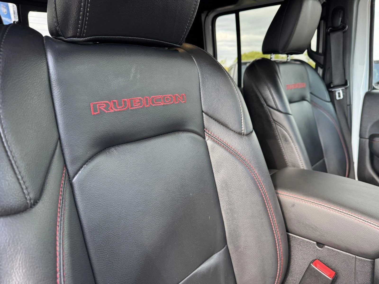 Used 2021 Bright White Clearcoat Jeep Rubicon image 9