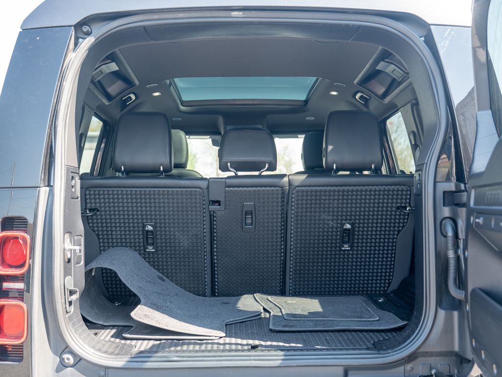 Used 2022 Gray Land Rover X-Dynamic SE image 37