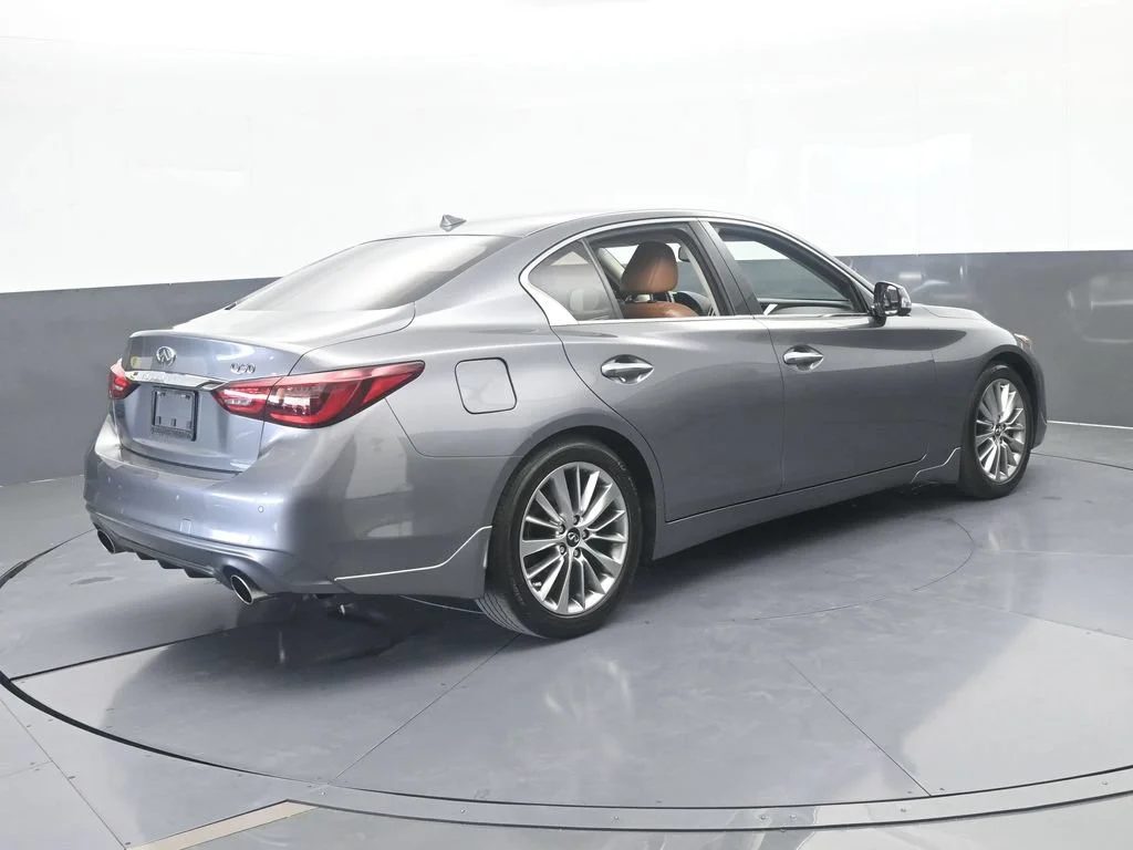 Used 2024 Graphite Shadow INFINITI LUXE image 6
