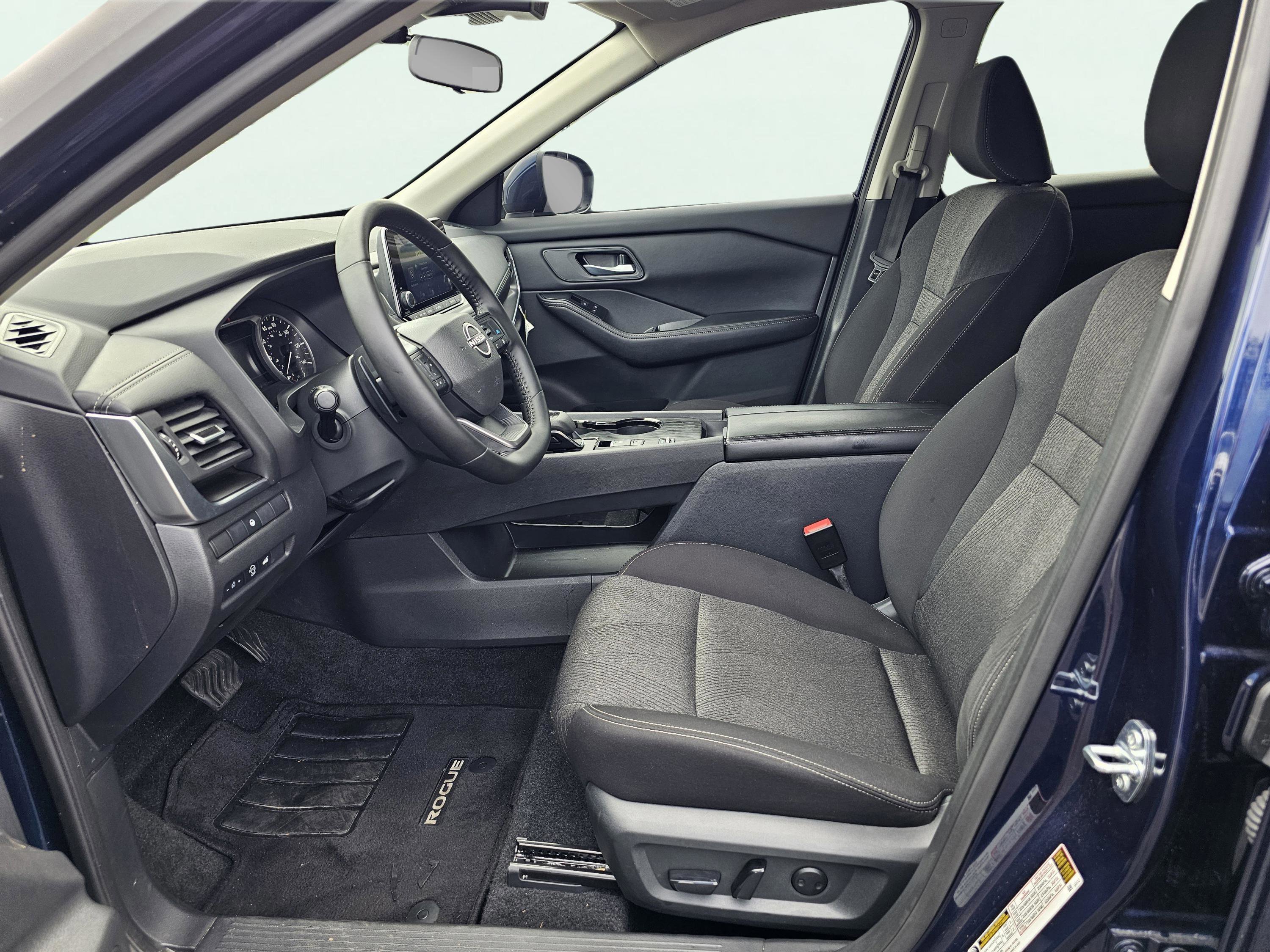Used 2025 Deep Ocean Blue Pearl Nissan SV image 16