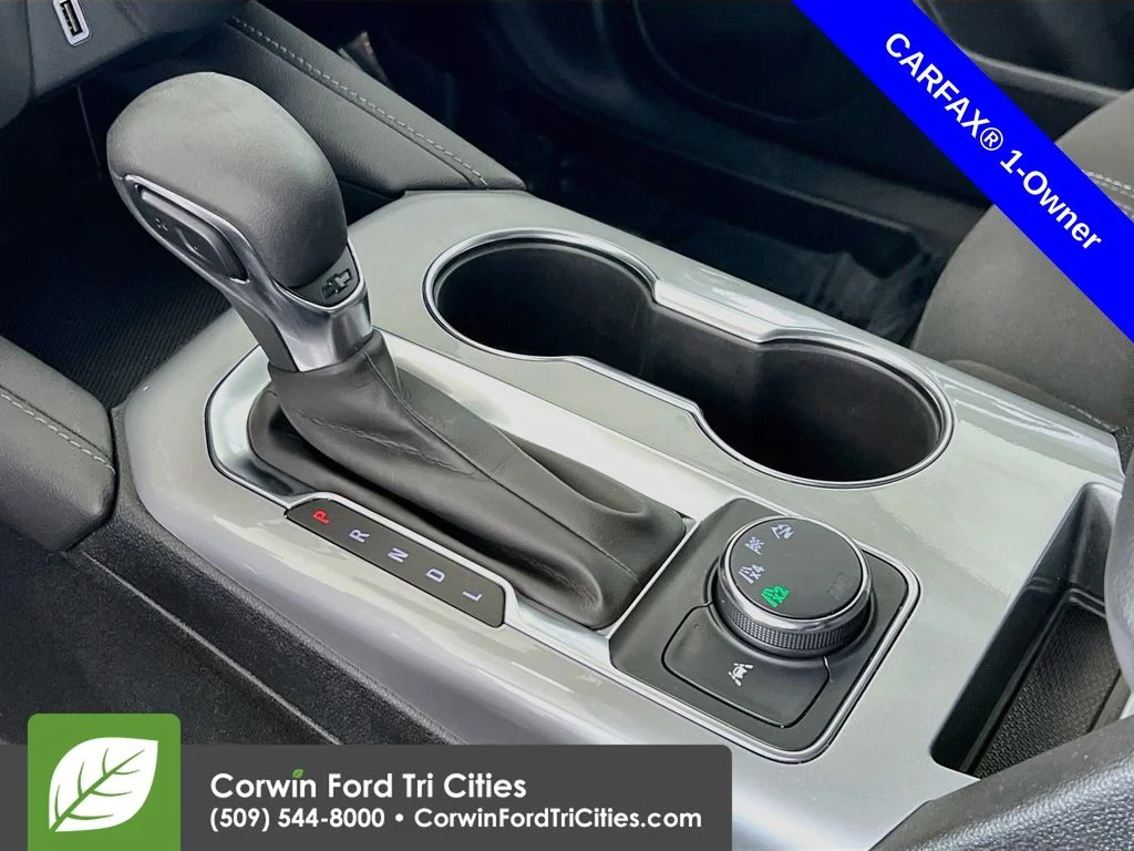 Used 2022 Summit White Chevrolet LT image 10
