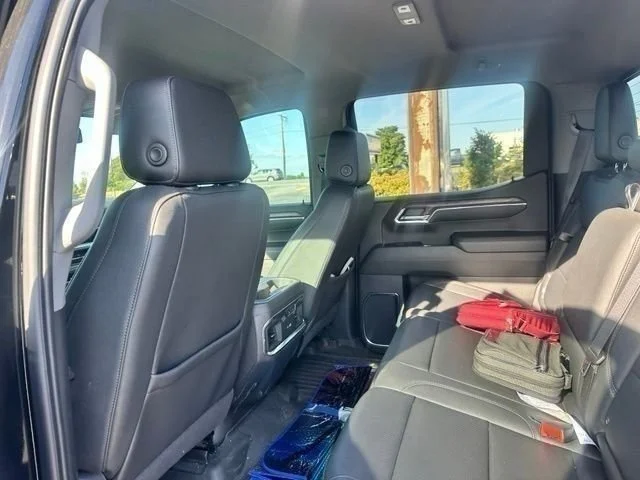 Used 2024 Onyx Black GMC SLT image 30