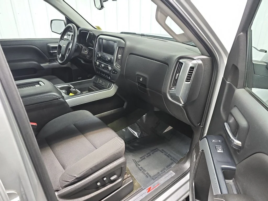 Used 2017 Silver Chevrolet LT image 18
