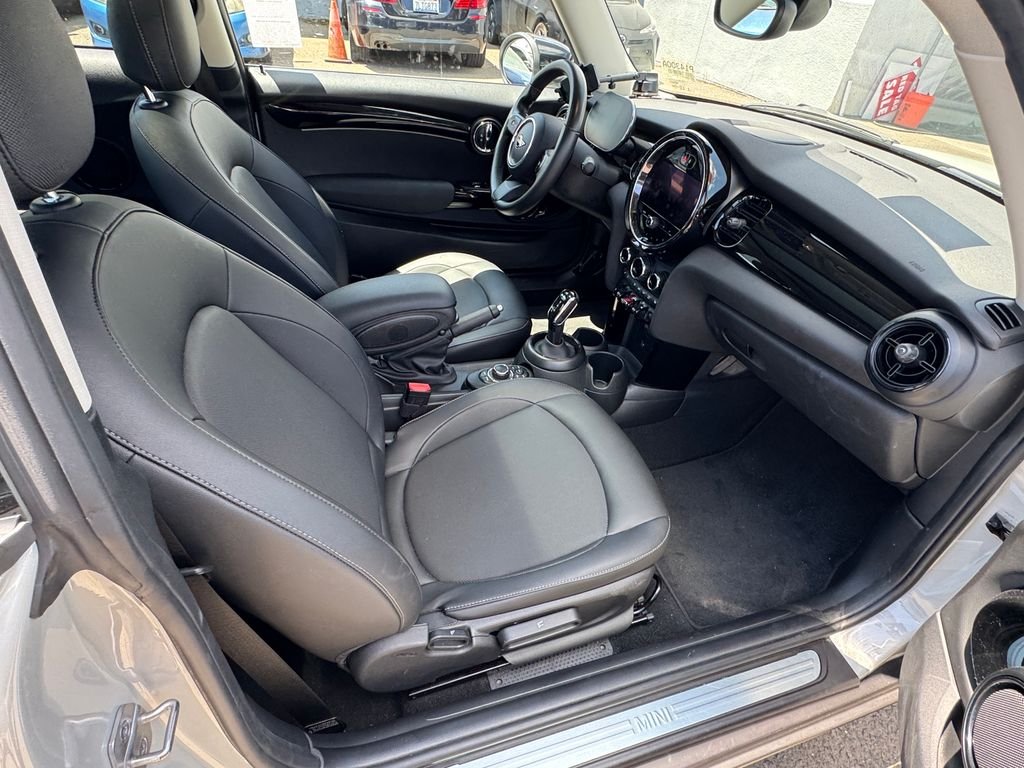 Used 2023 Black MINI  image 18