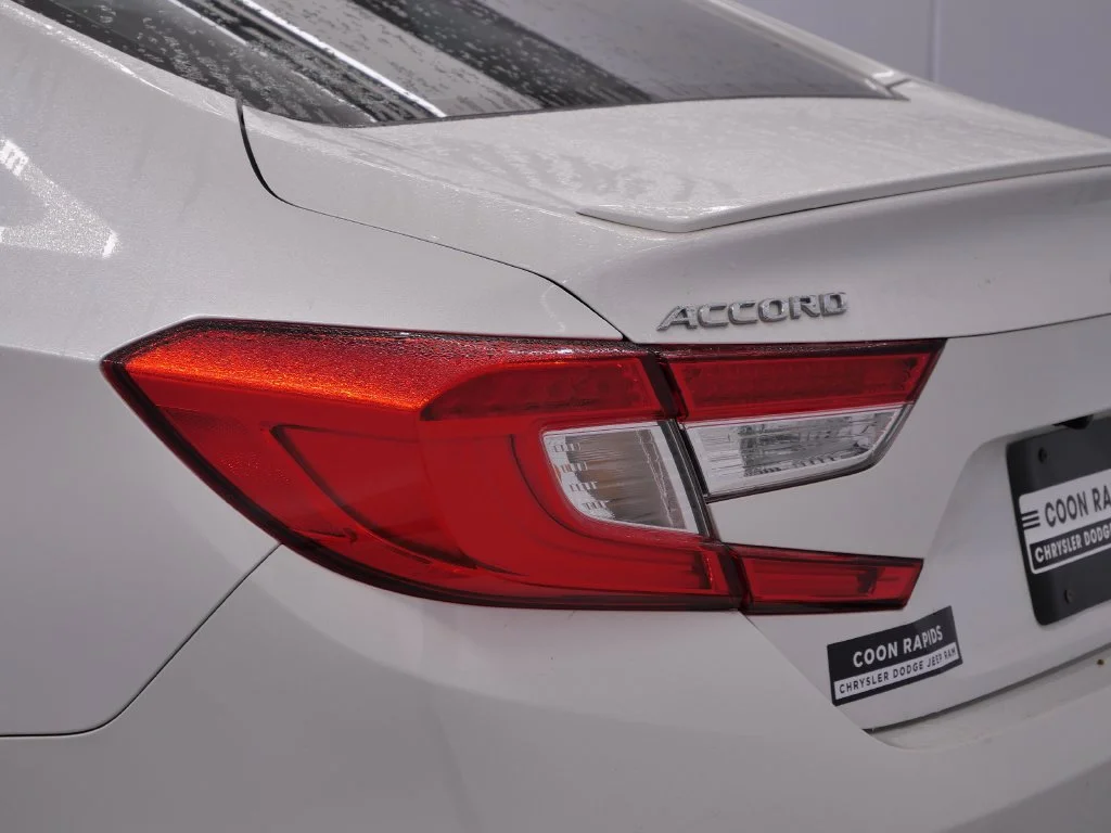 Used 2018 White Honda Sport 2.0T image 13