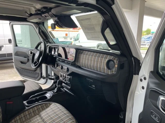 New 2026 Bright White Clearcoat Jeep 85th Anniversary Edition image 12