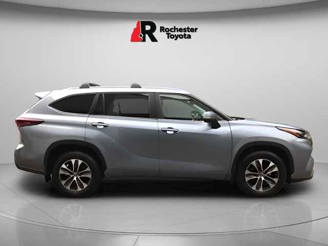 Certified Used 2024  Toyota XLE image 8