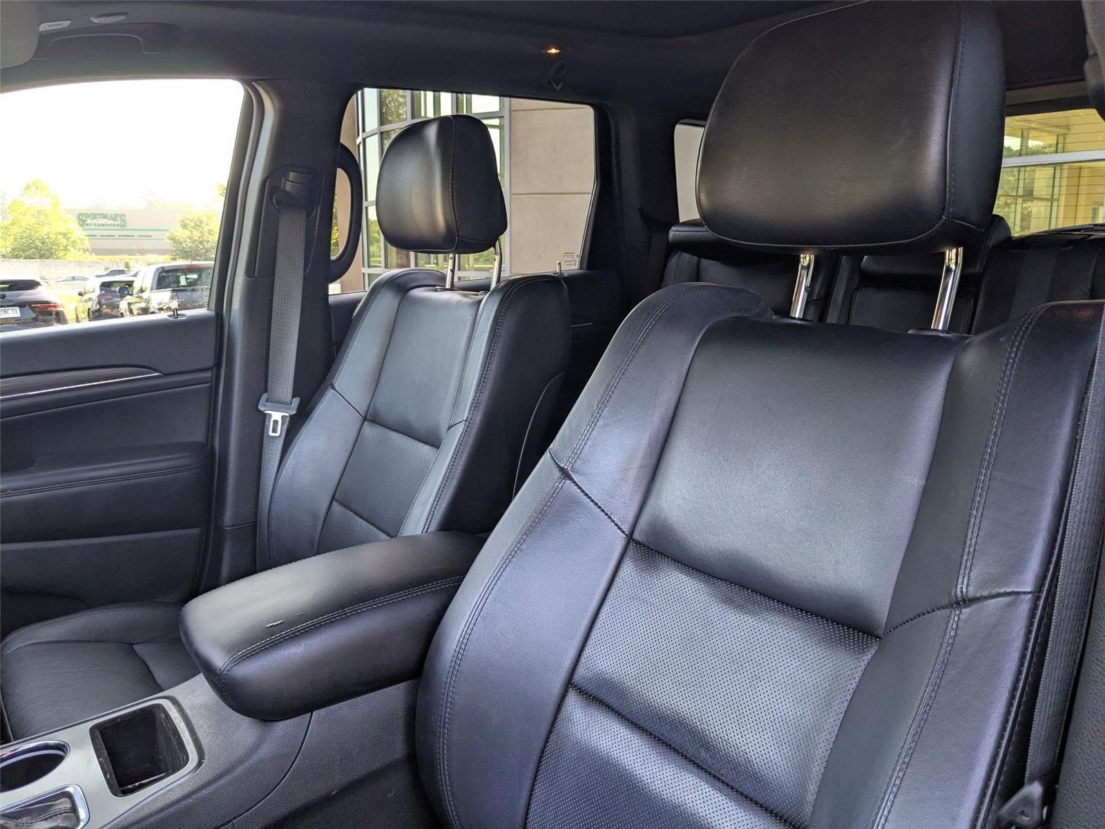 Used 2020 Granite Crystal Metallic Clearcoat Jeep Limited image 13