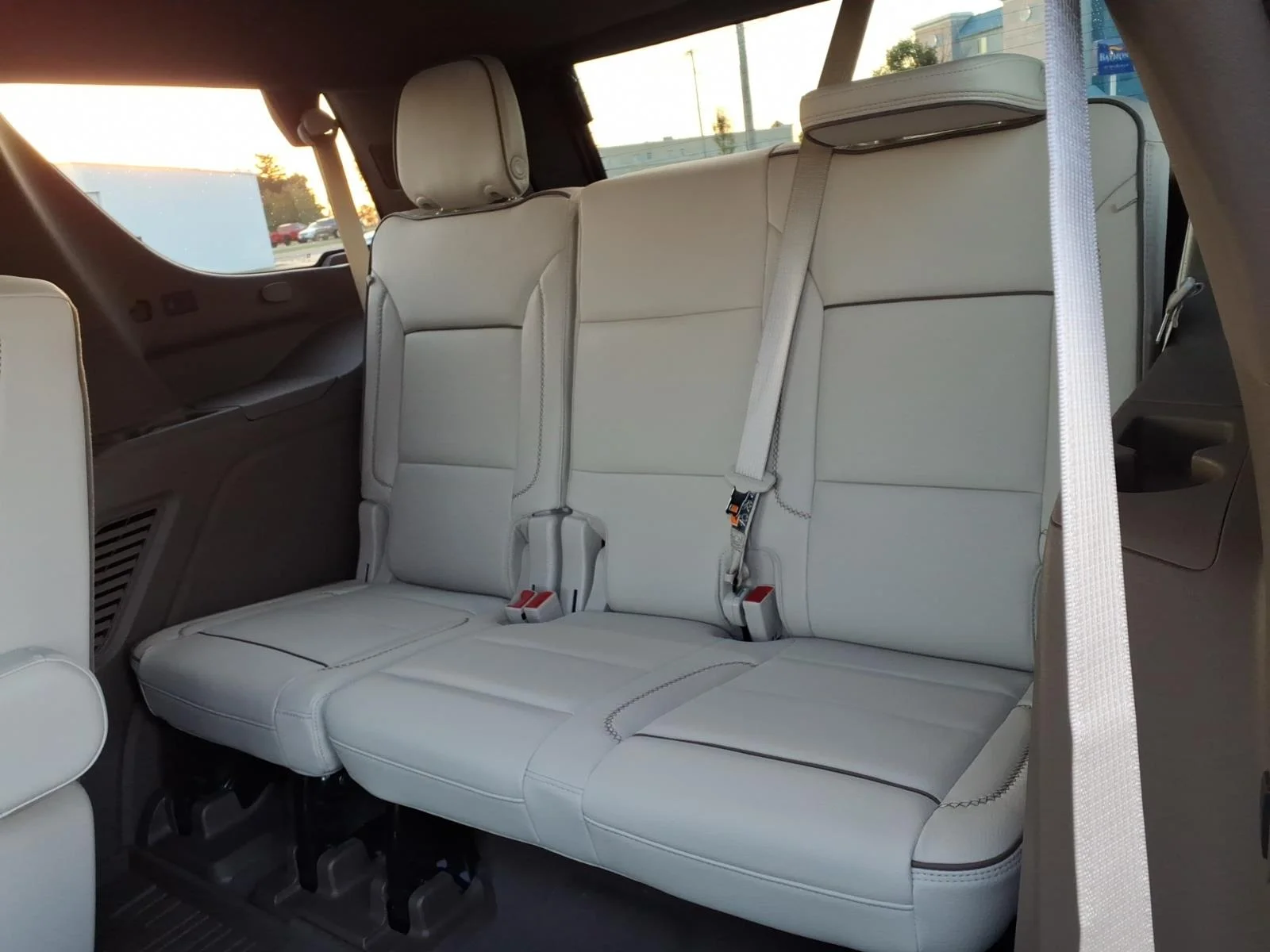 Used 2025 White GMC Denali image 6