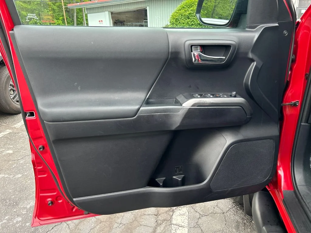 2021 Toyota Tacoma TRD Sport - Photo 18