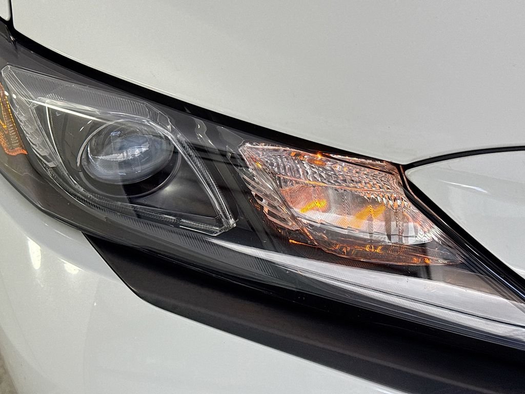 Used 2024 Ice Toyota SE image 35