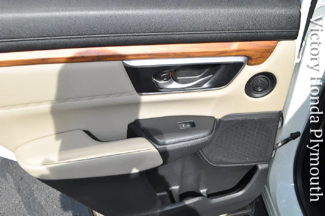 Used 2022 Platinum White Pearl Honda EX-L image 19