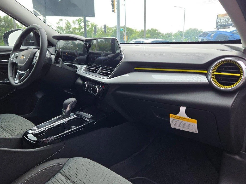 New 2026 Mosaic Black Metallic Chevrolet LT image 5