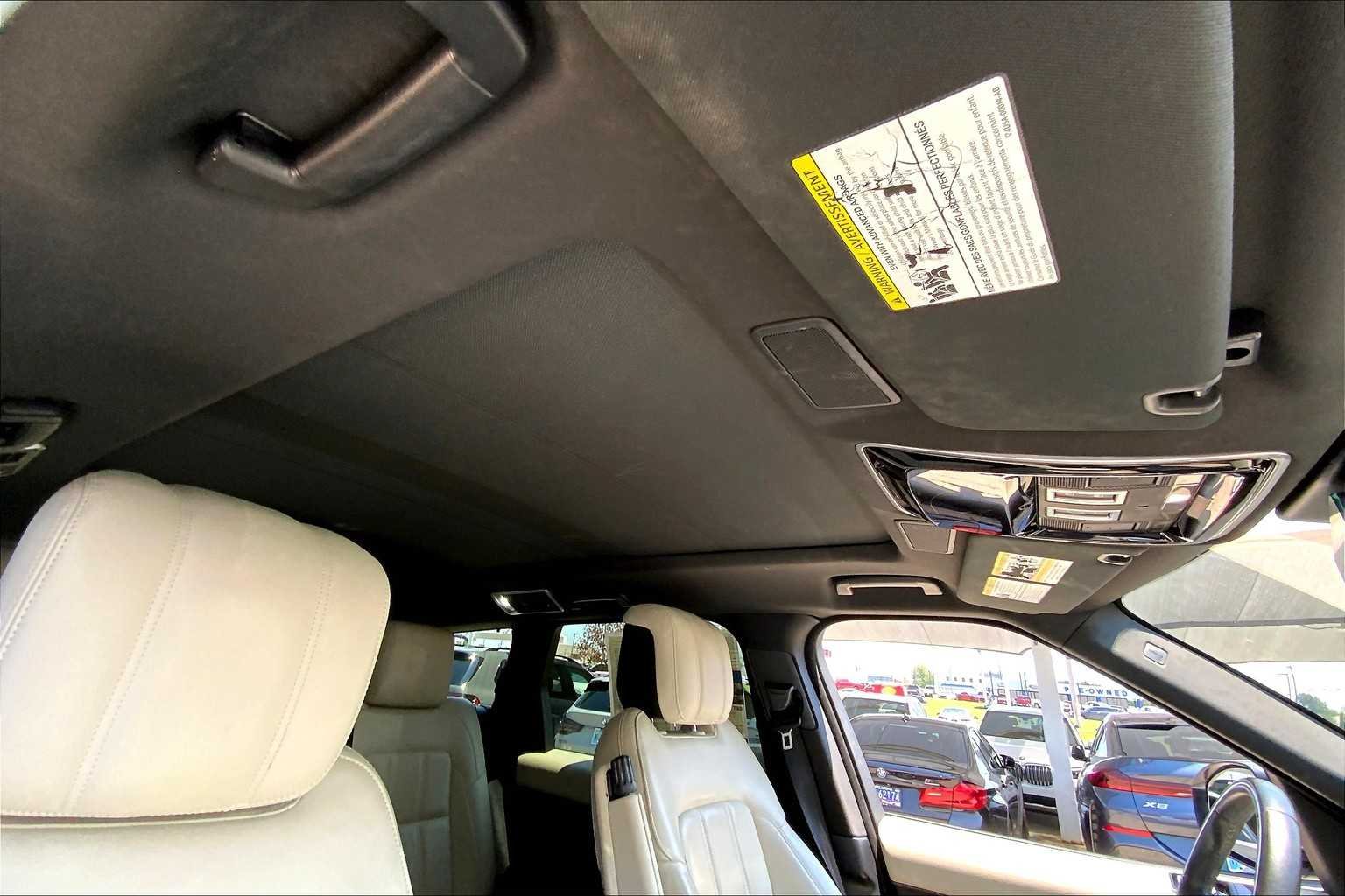 Used 2021 Fuji White Land Rover HSE Silver Edition image 25