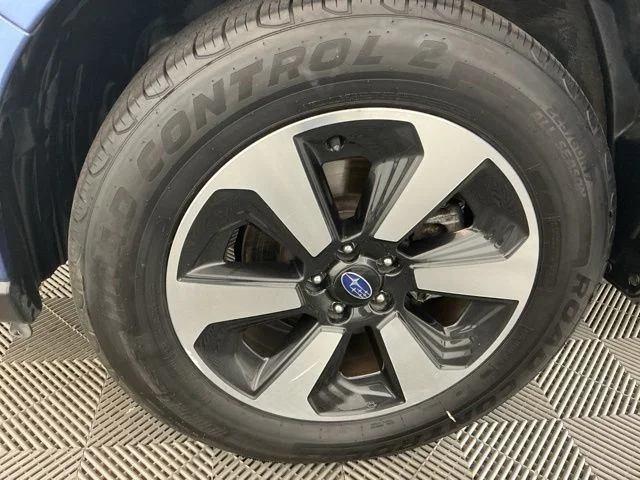 Used 2018 Blue Subaru 2.5i Limited image 32