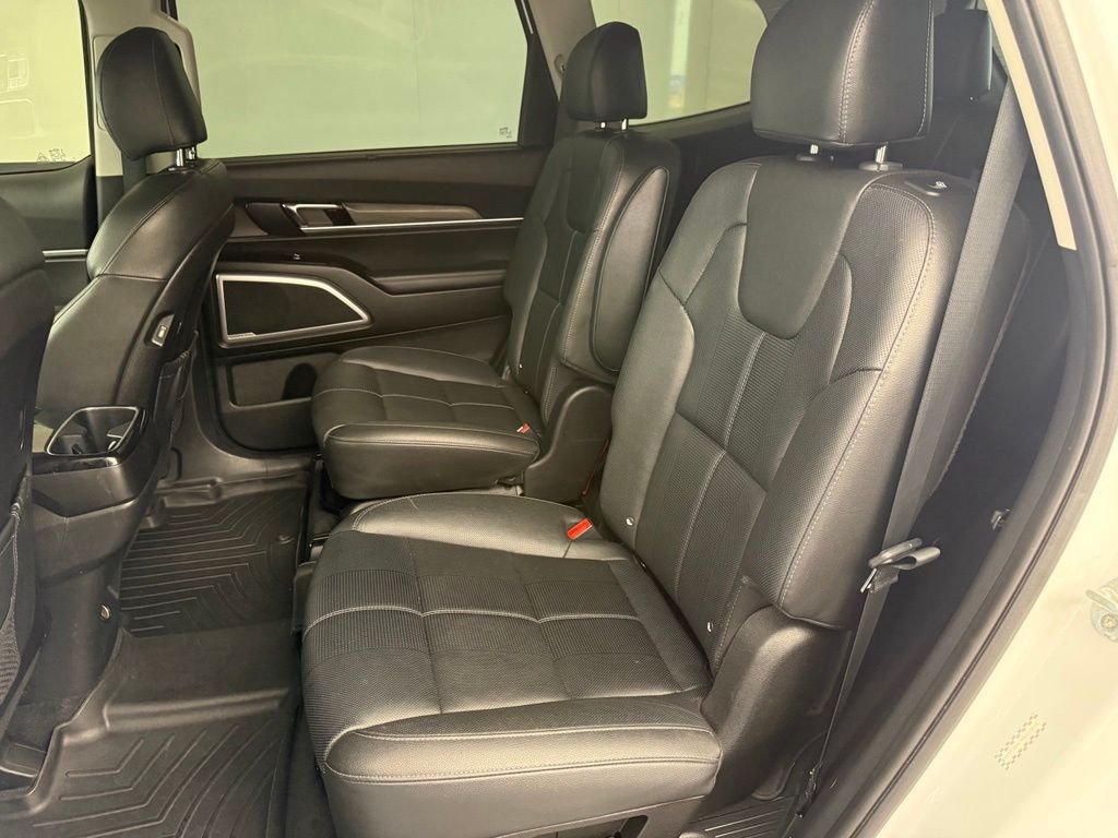 Used 2021 White Kia EX image 61