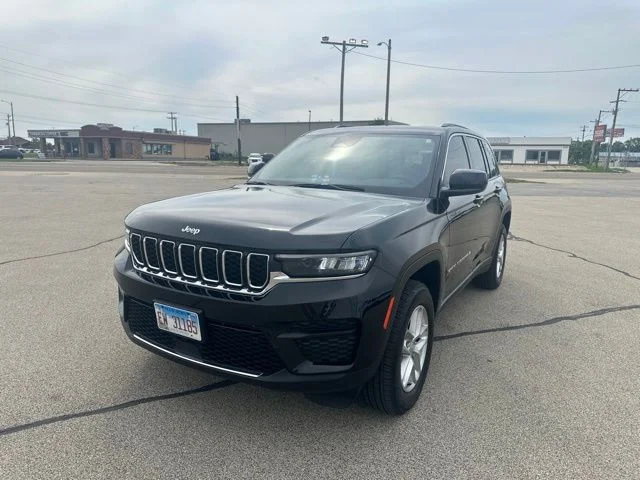 Used 2024 Diamond Black Jeep Laredo X image 2