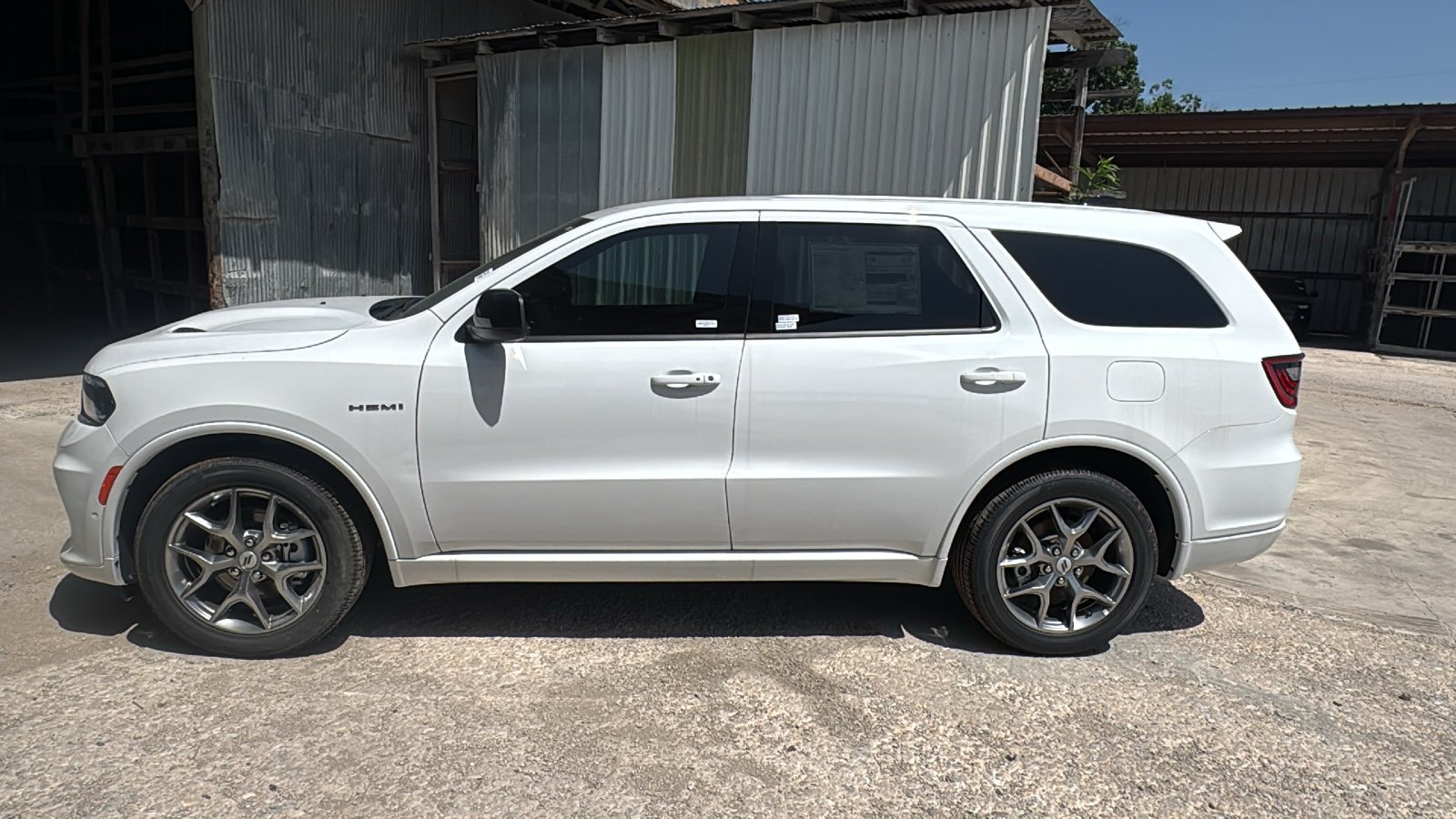 New 2026 White Knuckle Clear-Coat Exterior Paint Dodge GT HEMI V8 image 7