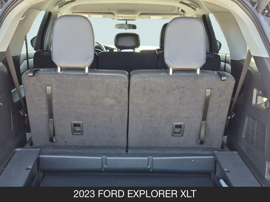Used 2023 Silver Ford XLT image 23