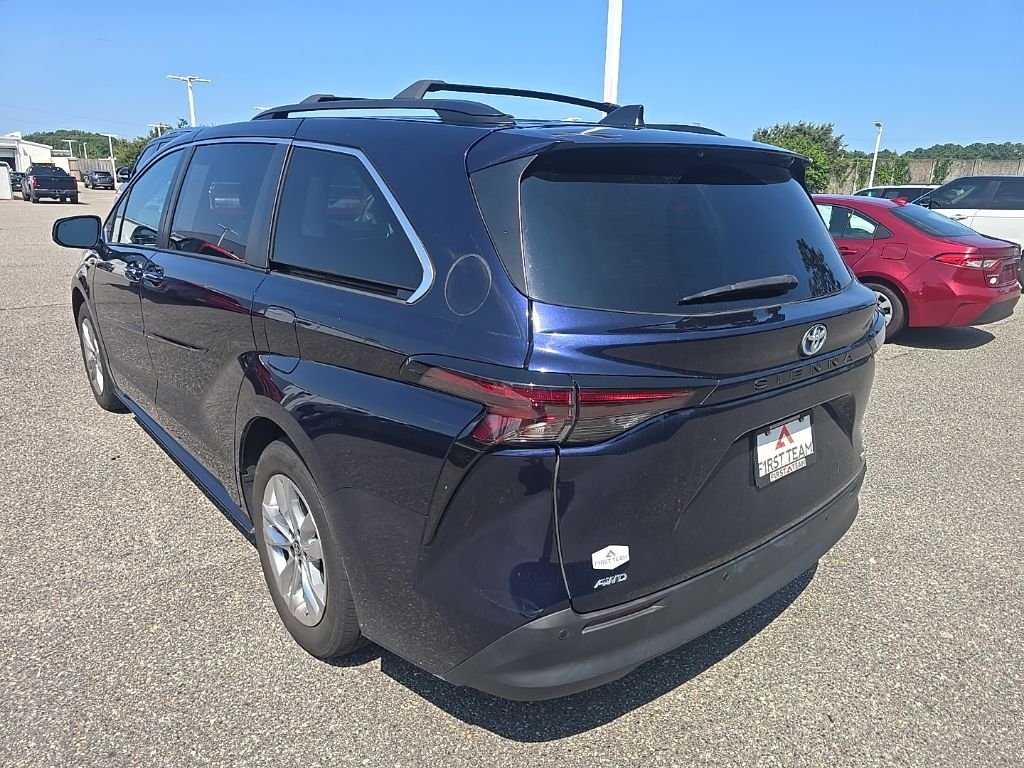 Used 2024  Toyota XLE image 7