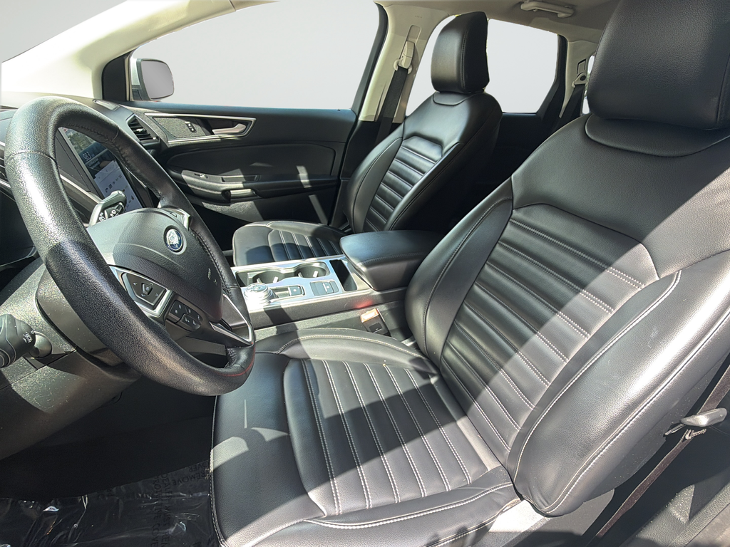 Used 2024 Silver Ford SEL image 10