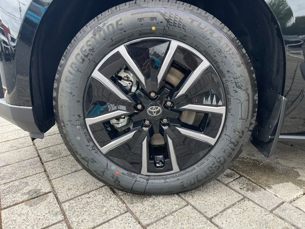 New 2026 Midnight Black Metallic Toyota XLE image 10