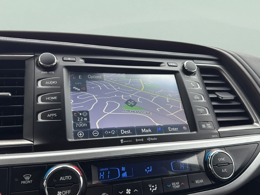 Used 2017 Blizzard Pearl Toyota XLE image 13