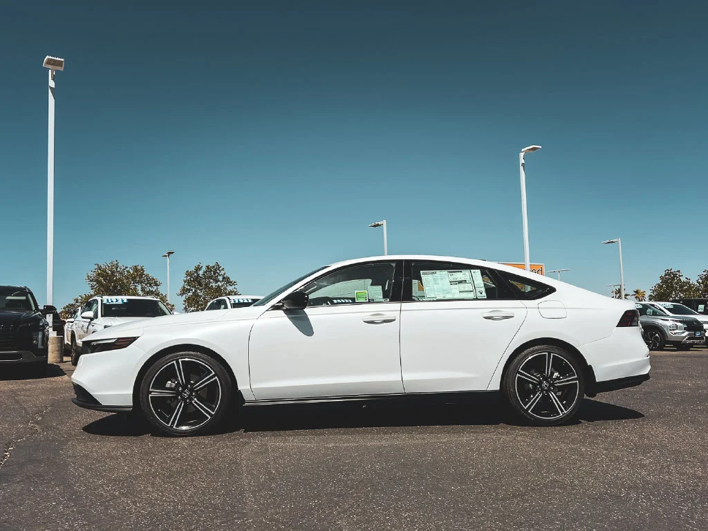 New 2026 Platinum White Pearl Honda SE image 3
