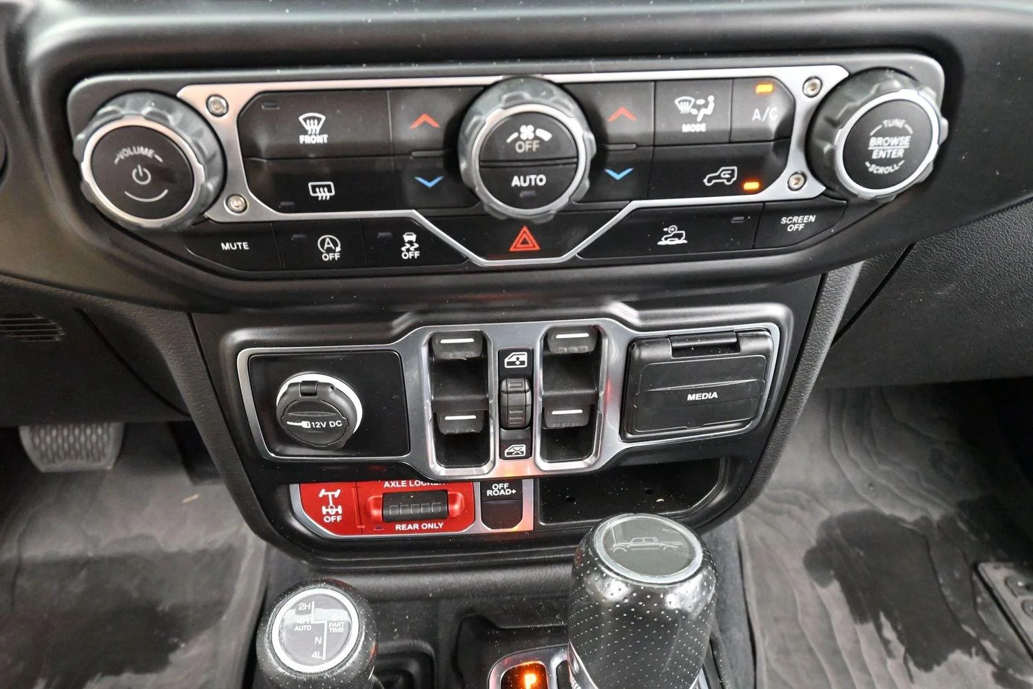 Used 2022 Bright White Clearcoat Jeep Mojave image 21