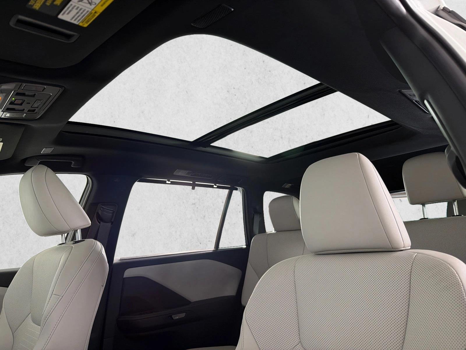 Used 2025 Wind Chill Pearl Lexus TX 350 Premium image 2