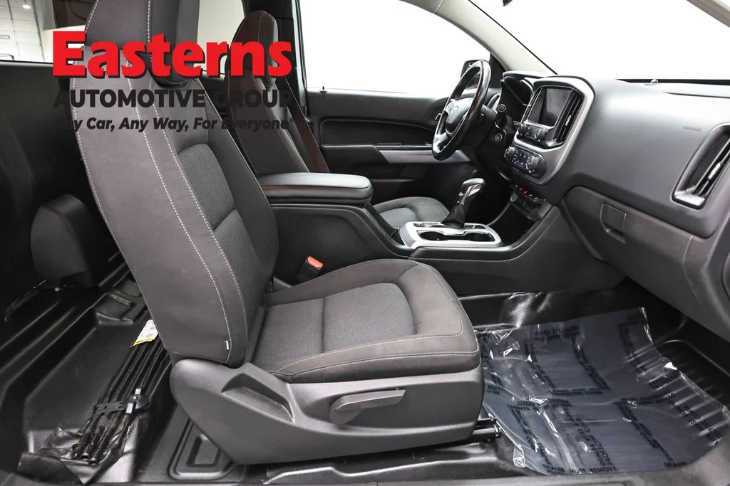 Used 2022 White Chevrolet LT image 22