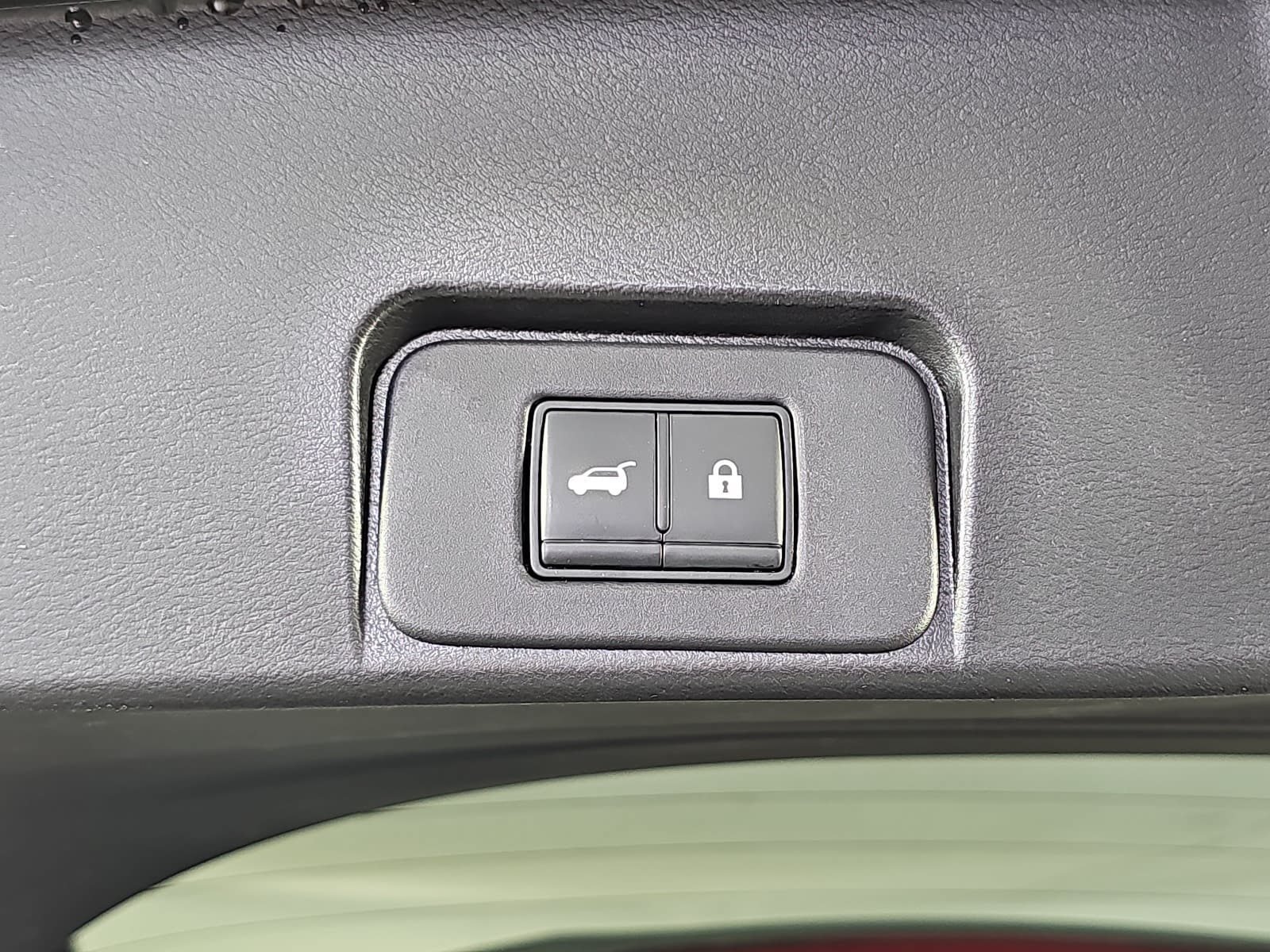 Used 2022 Gray Nissan SV image 13