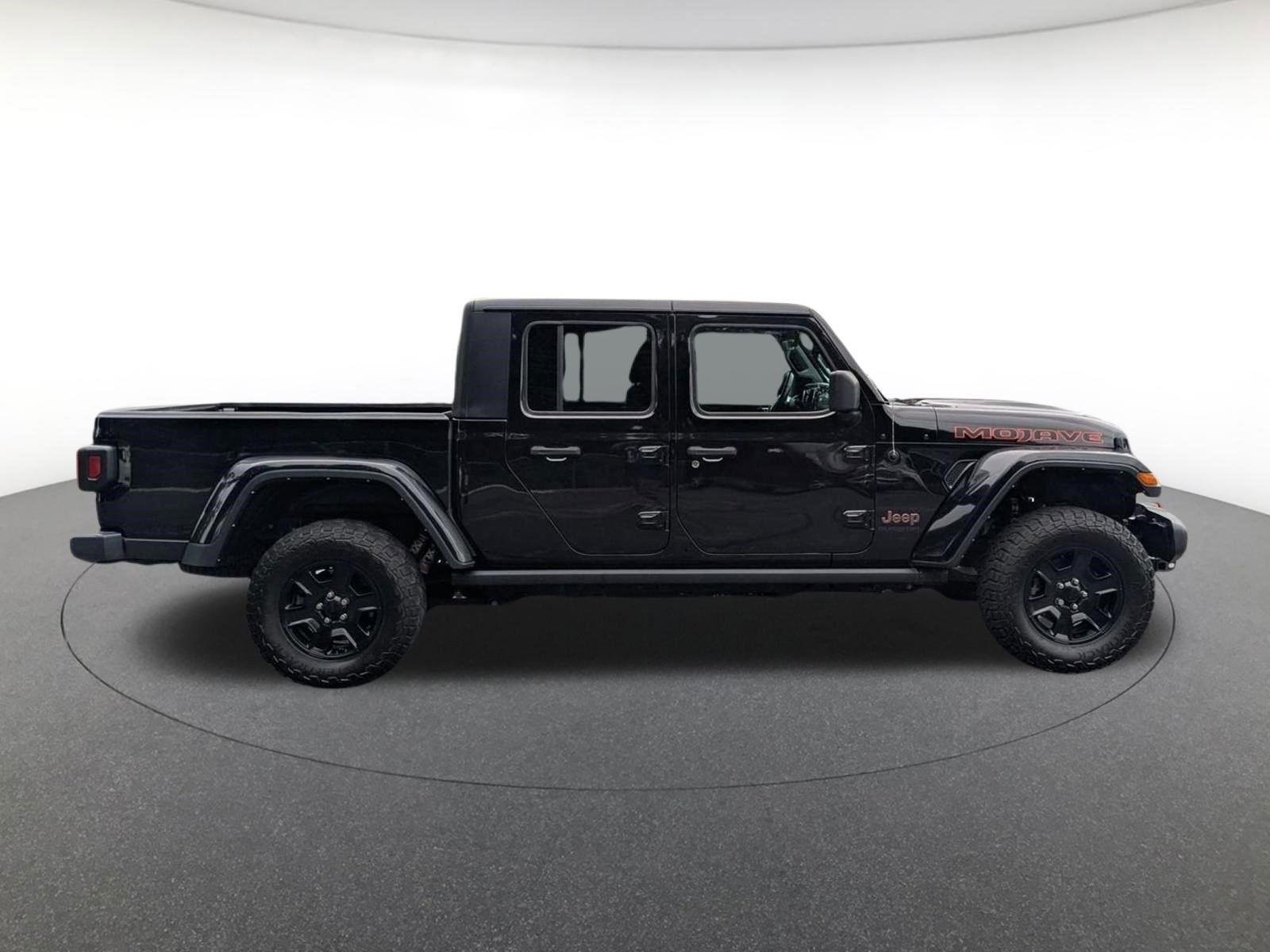 Used 2022 Black Clearcoat Jeep Mojave image 3