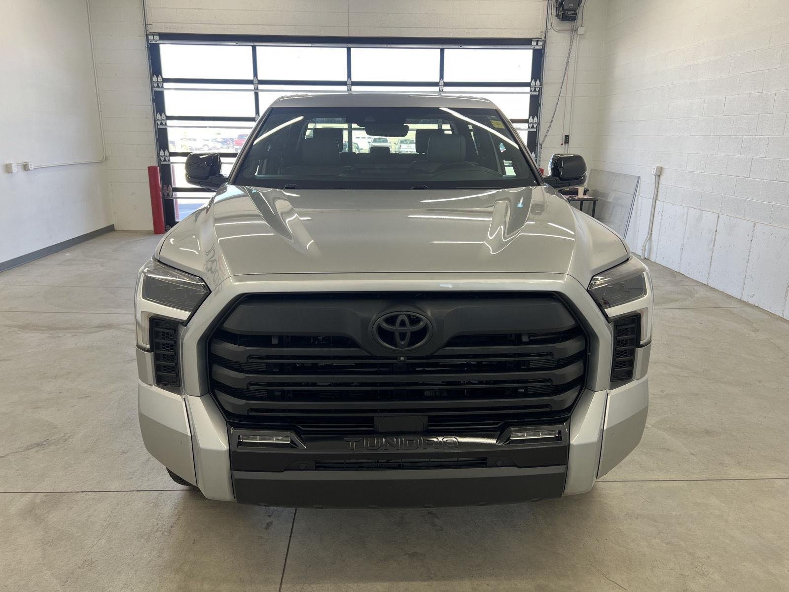 2025 Toyota Tundra Limited - Photo 11