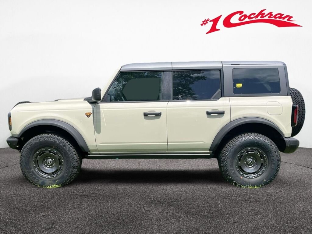 New 2025 Desert Sand Ford Badlands image 10