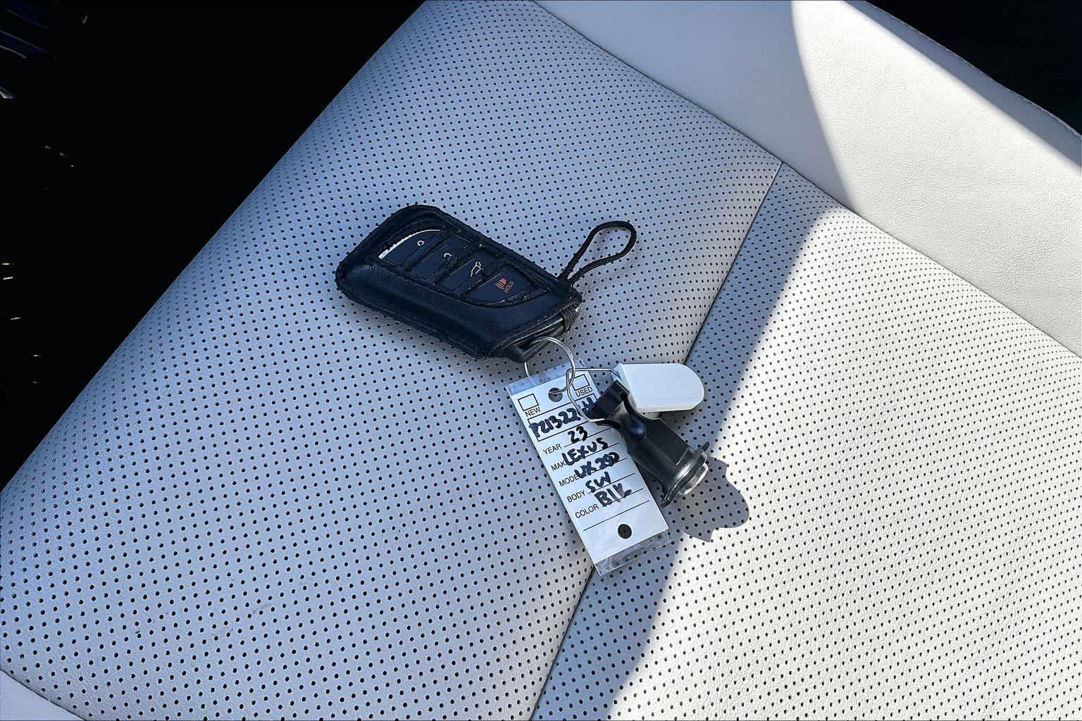 Used 2023 Obsidian Lexus Premium image 14