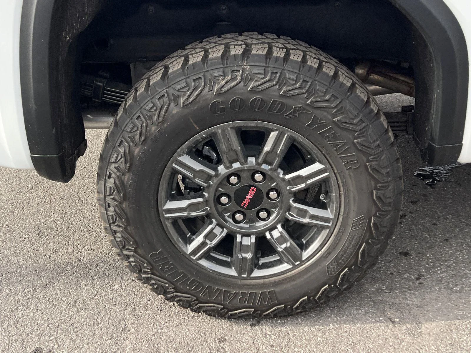 2026 GMC Sierra 1500 AT4X - Photo 5