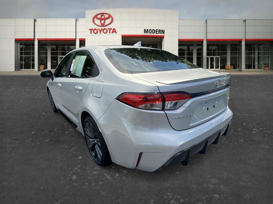 Used 2025 Classic Silver Metallic Toyota SE image 6