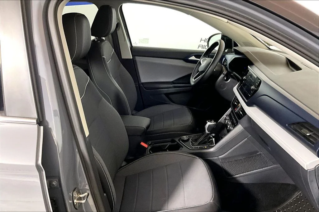 Used 2024 Pure Gray W/Black Roof Volkswagen 1.5T SE image 6