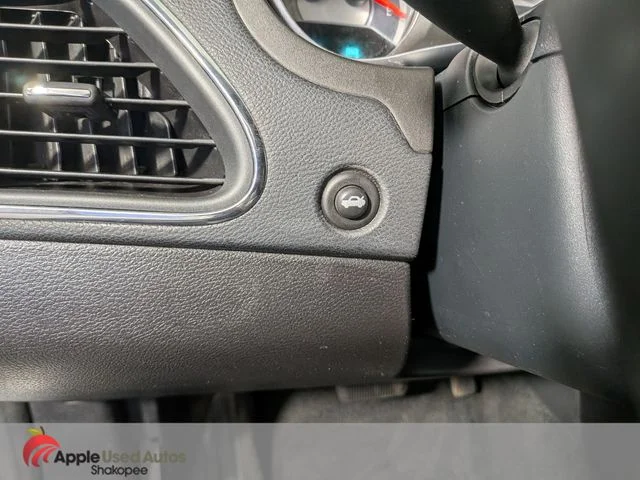 Used 2012 White Chrysler Touring image 14