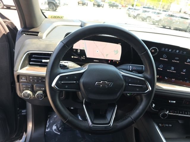 Used 2025 Gray Chevrolet Z71 image 18