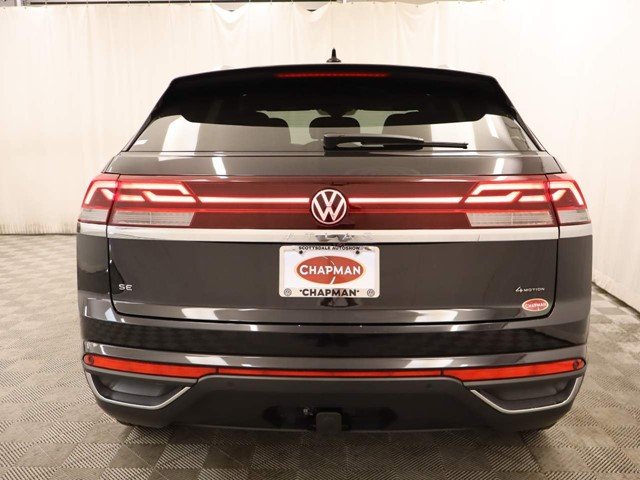 New 2026 Deep Black Pearl Volkswagen 2.0T SE W/TECHNOLOGY image 5