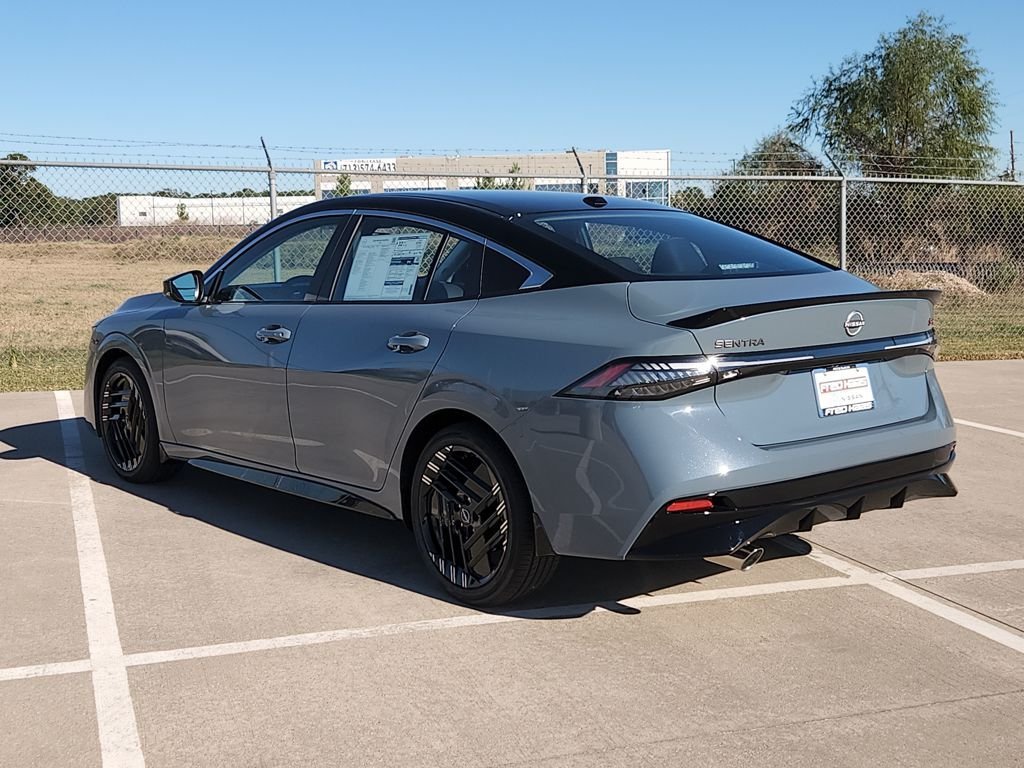 New 2026 Atlantic Gray Metallic / Super Black Two-tone Nissan SR image 5