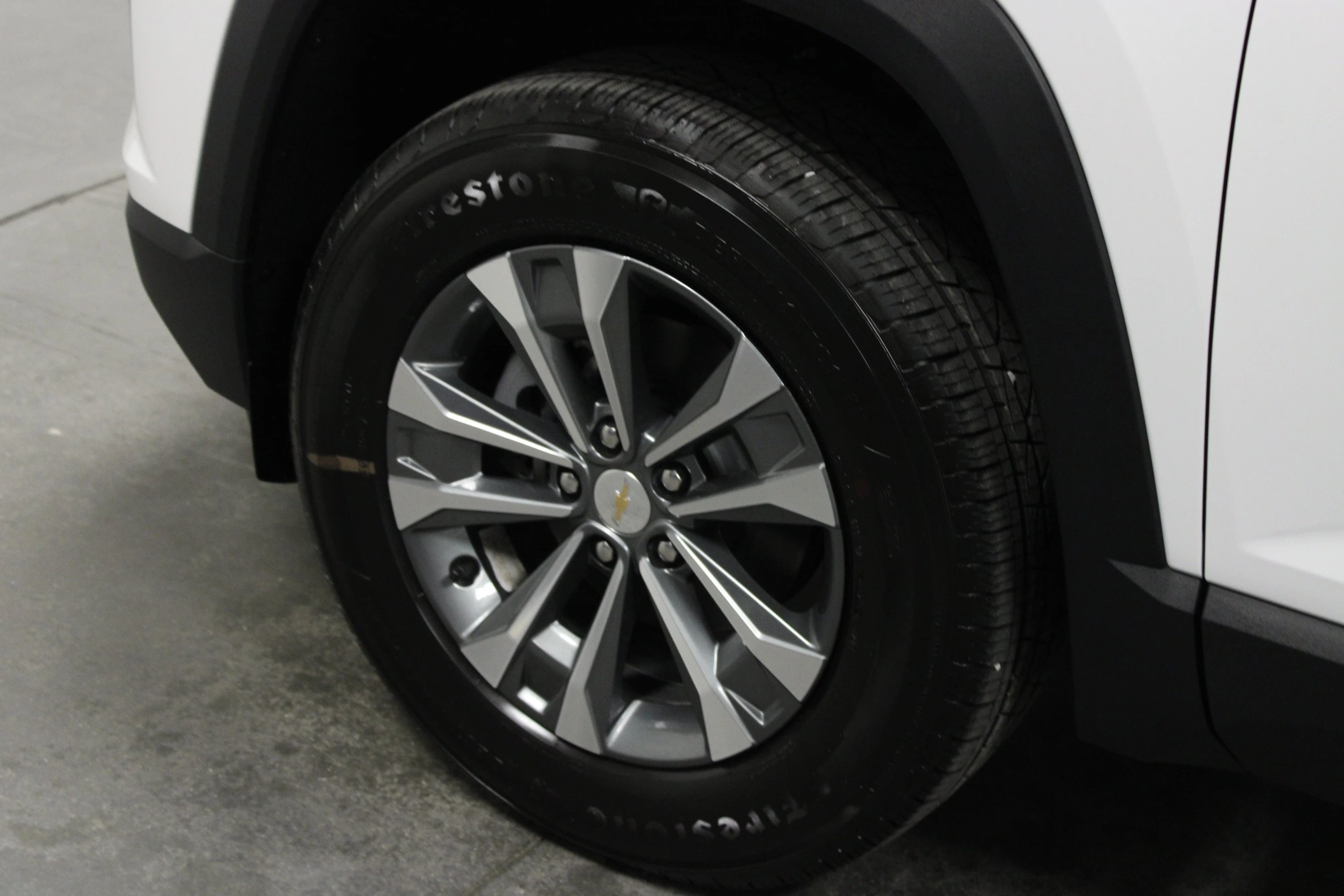 2027 Chevrolet Equinox LT - Photo 10