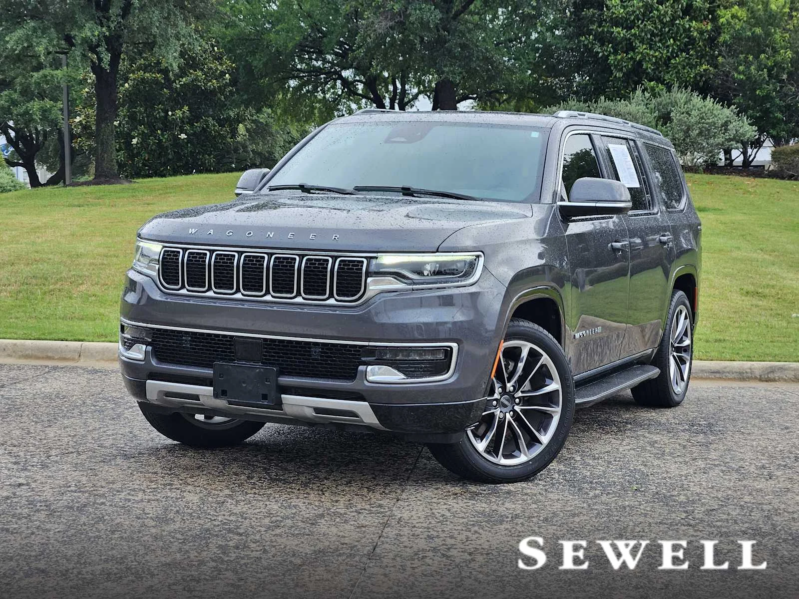 2022 Jeep Wagoneer Series II's photo